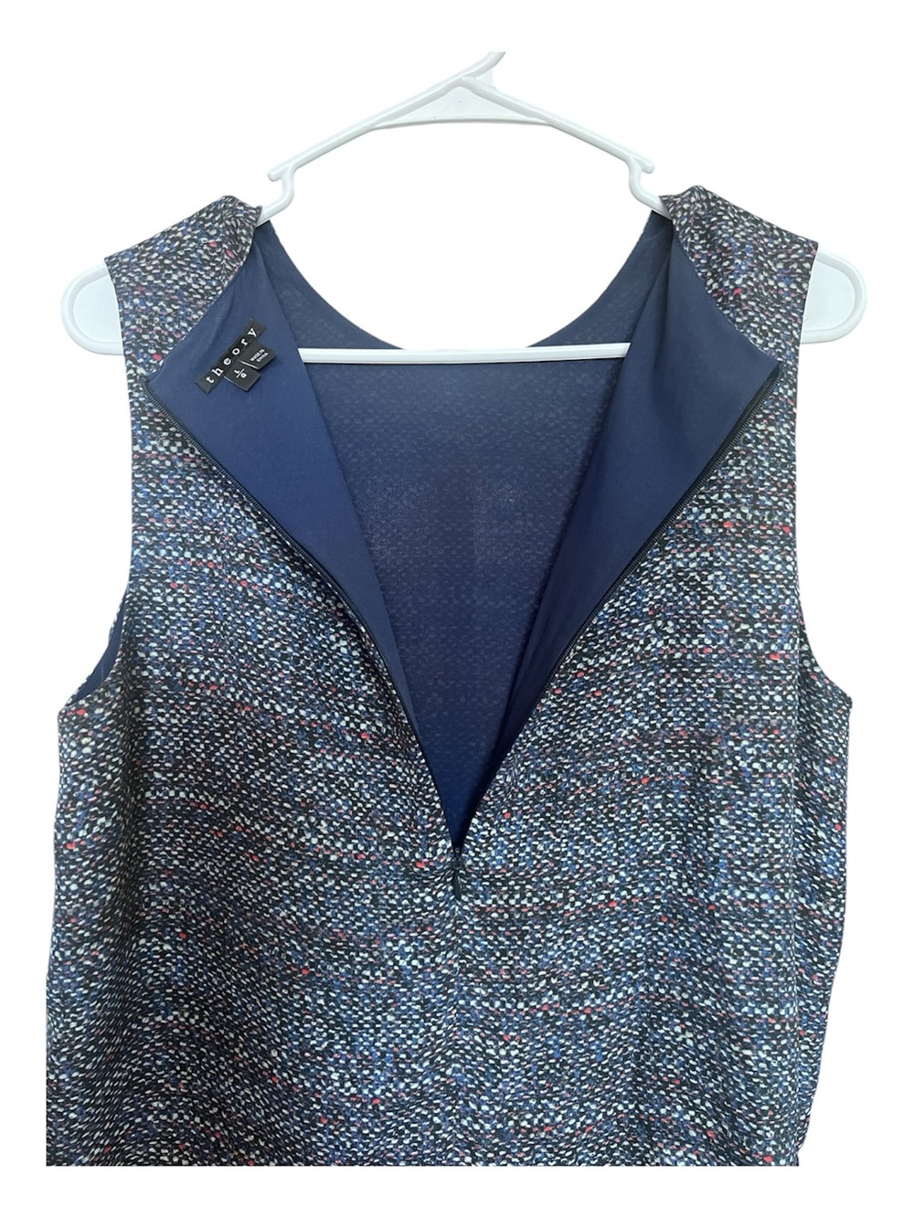 Theory 100% Silk Tweed Print Navy Sleeveless Blouse Office Casual Sheer SZ L - Picture 5 of 9